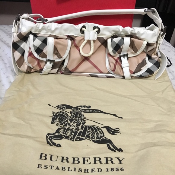 Authentic Burberry Stylish Purse - Picture 2 of 3